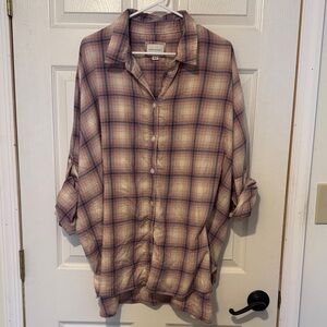 American Eagle Plaid Button-Up in Coral, Navy & Cream